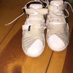 LeBron soldier eights size 7